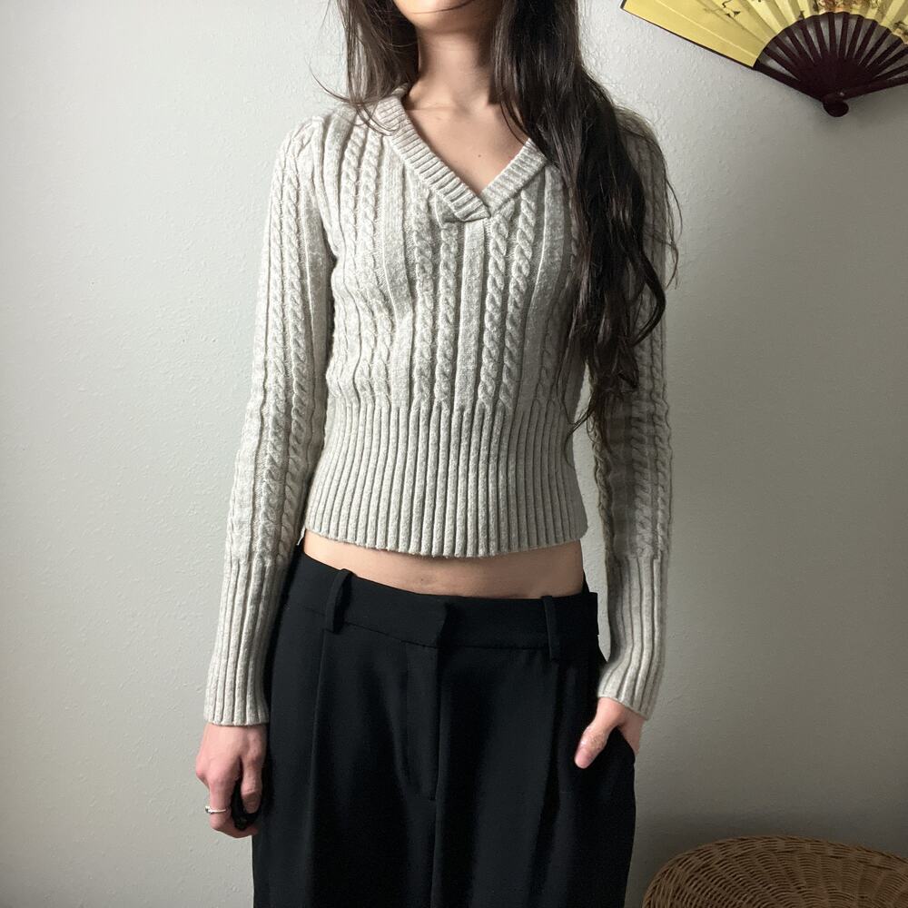 y2k vintage beige minimalist chunky cable knit v neck fitted cropped sweater